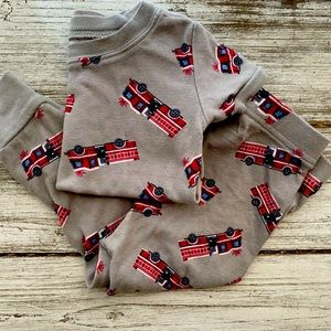 Old Navy Firetrucks pajamas🚒 size 18-24 months